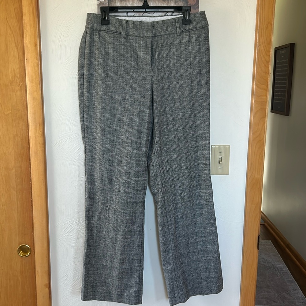 Loft black and white plaid trousers. Julie (curvy) fit